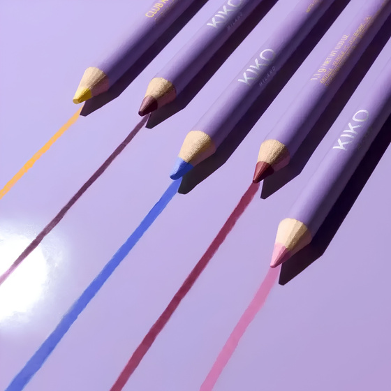 KIKO Milano Club K Glide & Go Eye Pencil kredka do oczu 13 Cringey Icon 1,1 g