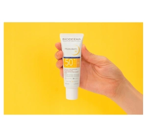 Bioderma Photoderm M ochronny krem wyrównujący koloryt SPF50+ Light 40ml