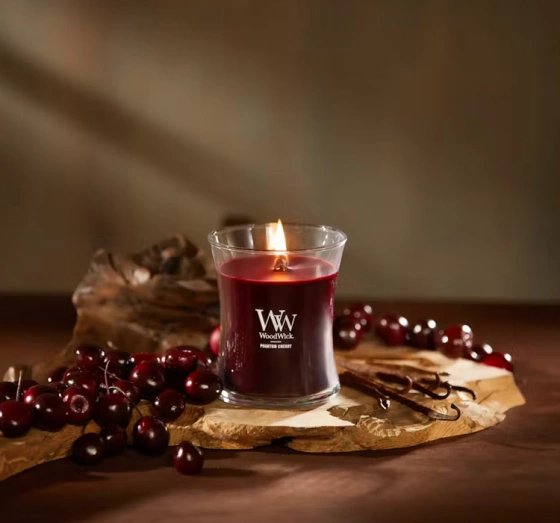 Woodwick Medium Jar Candle świeca zapachowa Phantom Cherry 275 g