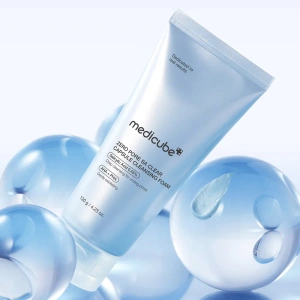Medicube Zero Pore SA Clear Capsule Cleansing Foam oczyszczająca pianka do twarzy z mikrokapsułkami egzosomów i kwasami 120 g