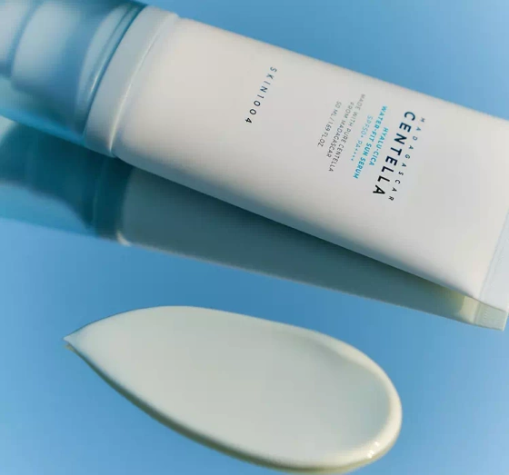 Skin1004 Hyalu-Cica Water-Fit Sun Serum SPF50+ krem ochronny do twarzy 50ml