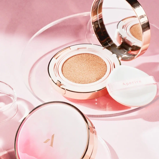 Aperire Day Dream Cover Cushion SPF50+ PA++++ kryjący podkład do twarzy w kompakcie 02 Warm Vanilla 13 g