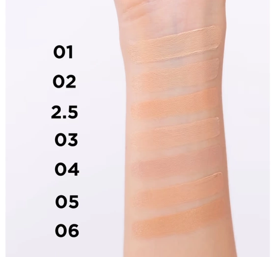 Eveline Cosmetics Liquid Camouflage korektor kryjący z kwasem hialuronowym 04 Light Almond 7 ml